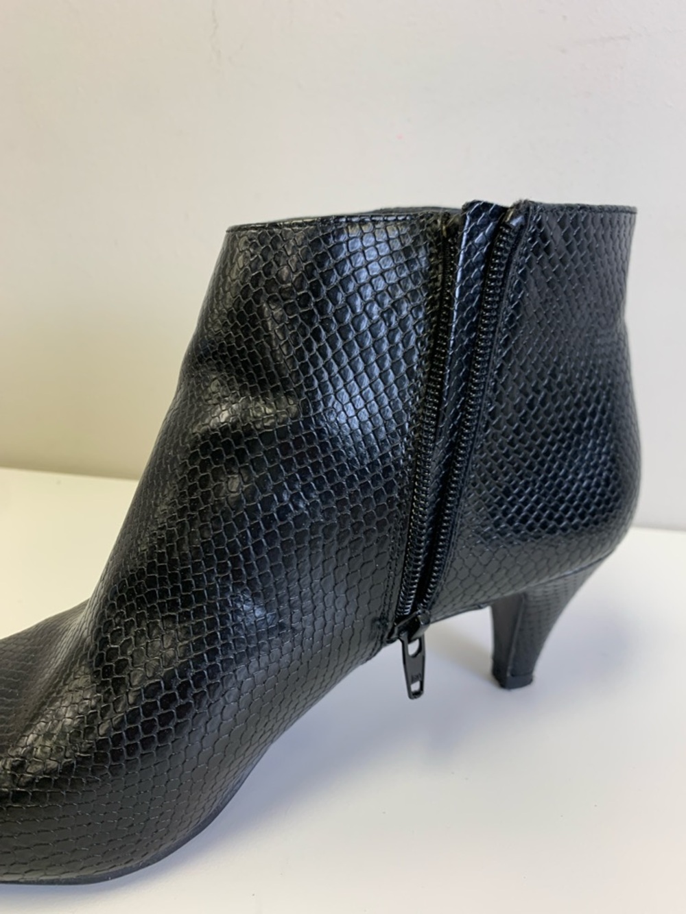 Time and Tru Black Faux Snakeskin Pointed Ankle Booties - Picture 5 of 6